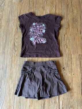 Girl’s matching set, size 4/4T
